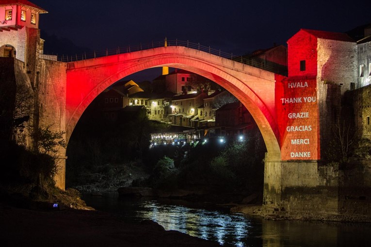 Tri osobe s težim zdravstvenim stanjem smještene u covid-bolnicu u Mostaru