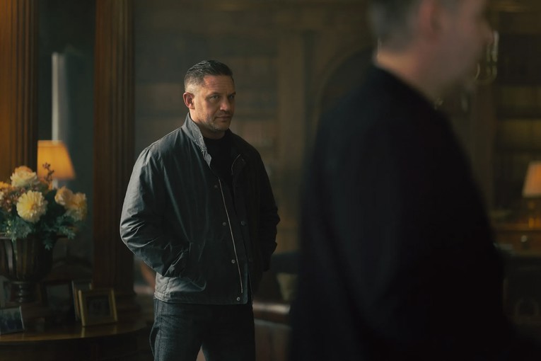 Tom Hardy ipak nije dobio otkaz u seriji "MobLand"? Navodno se raspravlja o opcijama