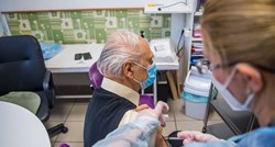 Mađarska odobrila AstraZenecino i rusko cjepivo protiv korone