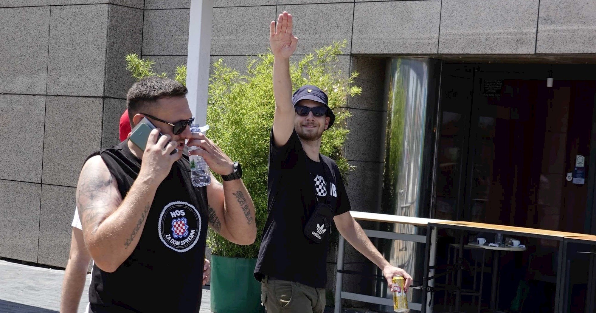 Kod NSK se viče Za dom spremni, neki dižu desnicu u zrak