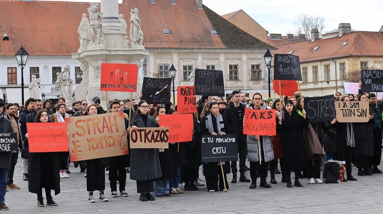 Studenti osječke Akademije prosvjedovali zbog profesora optuženog za nasilje