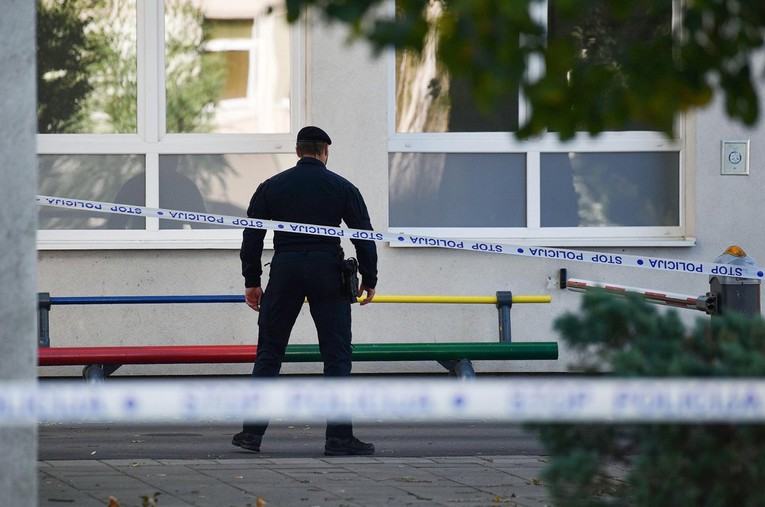 Dojave o bombama u 18 škola na dubrovačkom području bile su lažne