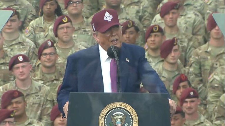 Trump: Da nije bilo Amerike, svi biste danas govorili njemački