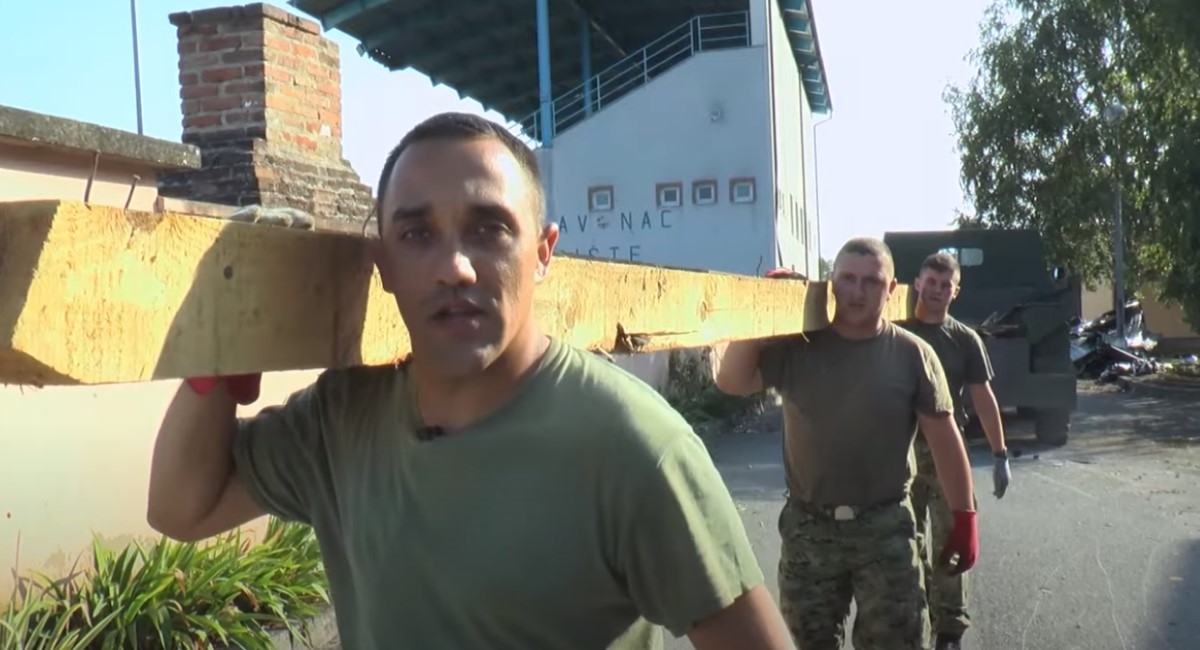 MORH objavio spot o vojnicima koji pomažu u Slavoniji: "Ne zaboravljamo, s vama smo"