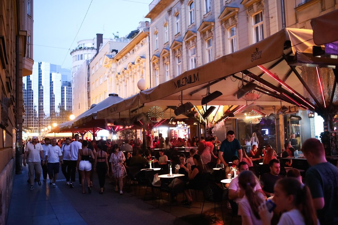 FOTO Neslužbena fan zona u Bogovićevoj ulici uoči Thompsonova koncerta