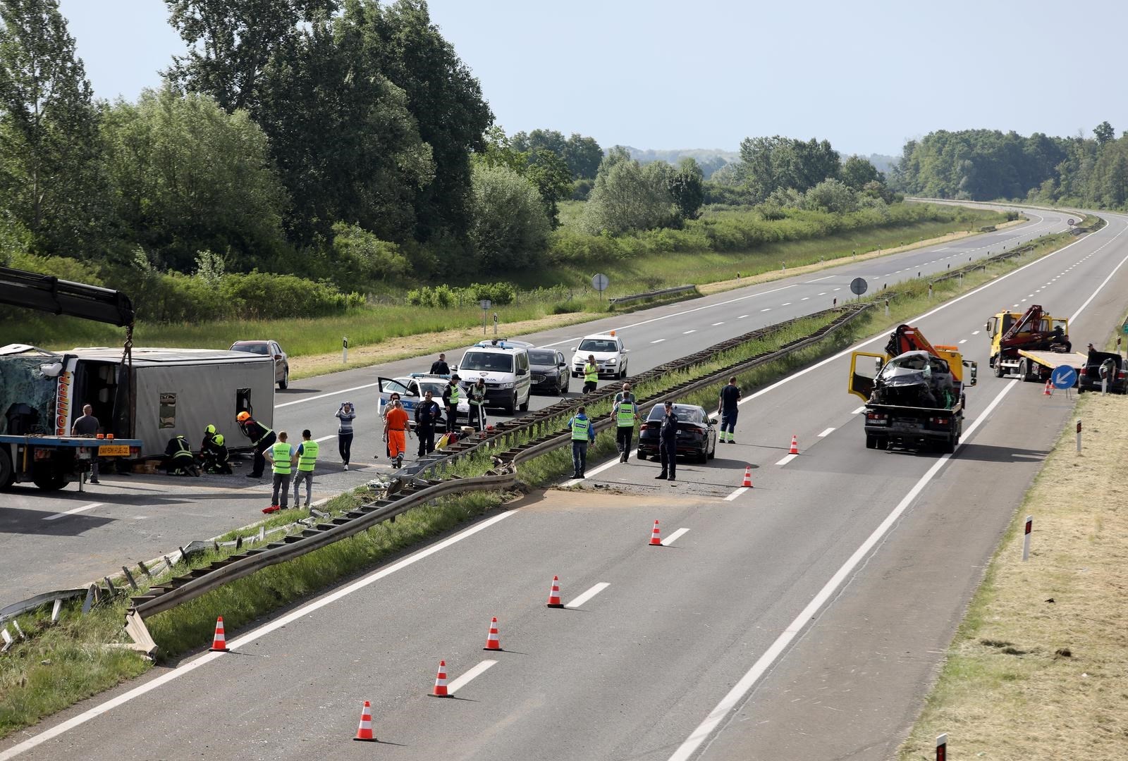 Ozlijeđeni iz teške prometne na A3 zbrinuti u Zagrebu, Sisku i Pakracu
