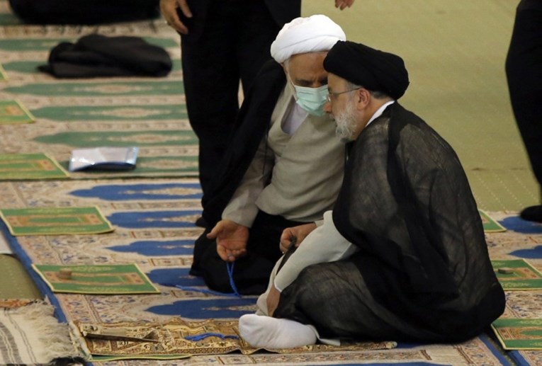 Izraelski napad na iransko "Vijeće stručnjaka" komplicira izbor novog ajatolaha