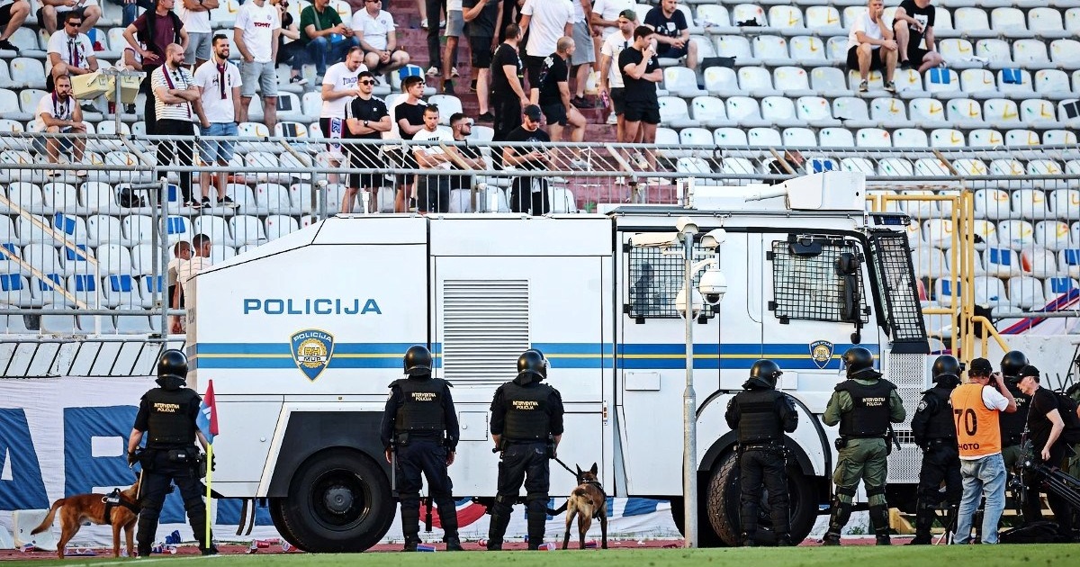 Privedeno preko 180 ljudi. Sukob policije i navijača nakon utakmice, korišten suzavac