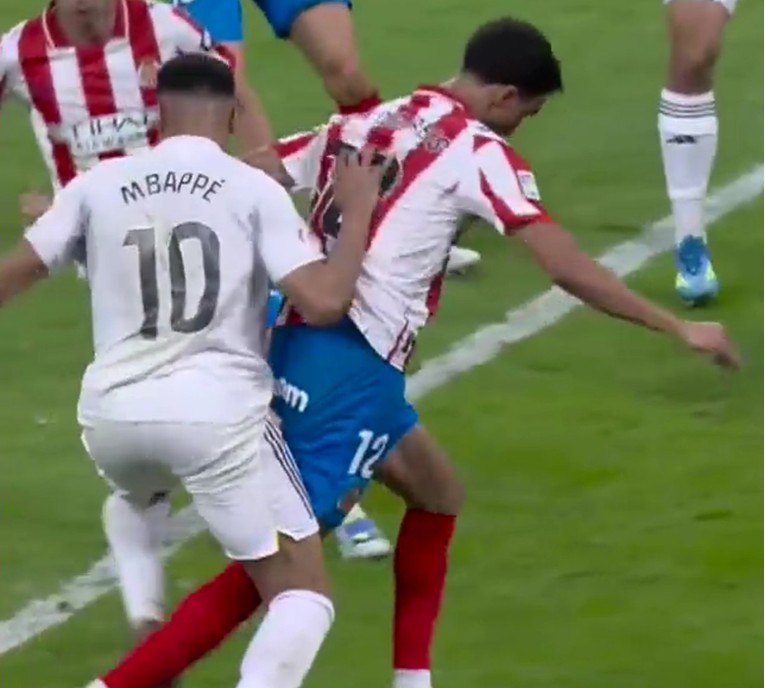 VIDEO Real je tražio penal u dramatičnoj završnici, ali nije ga dobio. Je li oštećen?