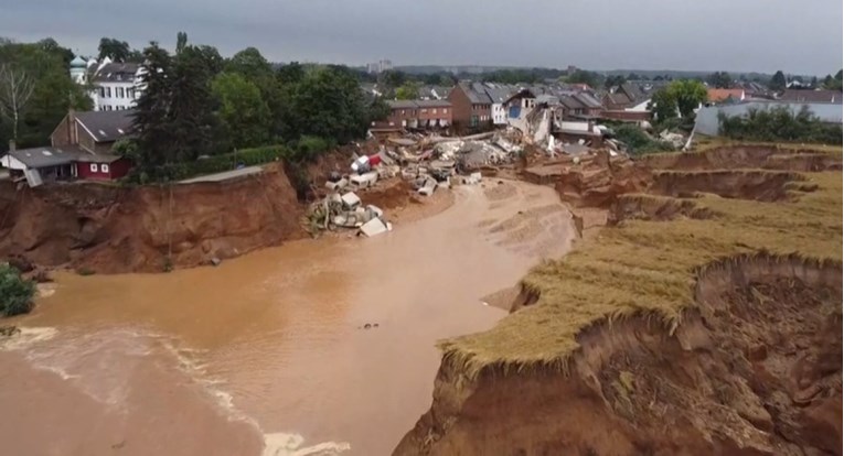 Dron snimio golema blatna klizišta u Njemačkoj, pogledajte snimku