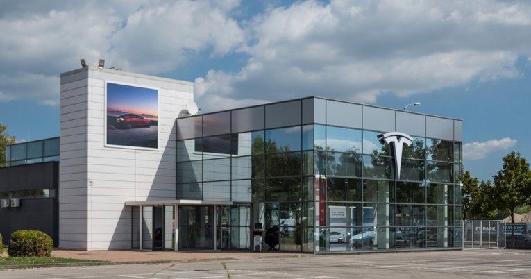 Tesla otvorila novi salon u Zagreb, sada ima i servis