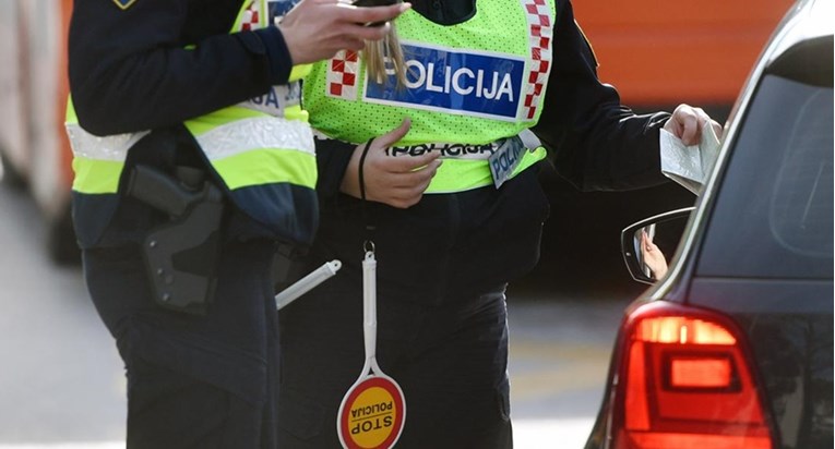 Napravio niz prekršaja i pješice bježao policiji kod Zaprešića. Trajno mu oduzet auto