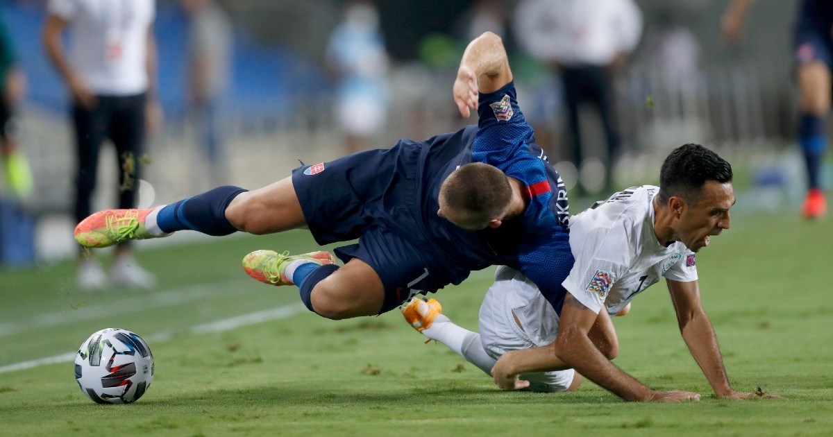Zvijezda Intera šepala do klupe. Ondje je rukama pokrila lice