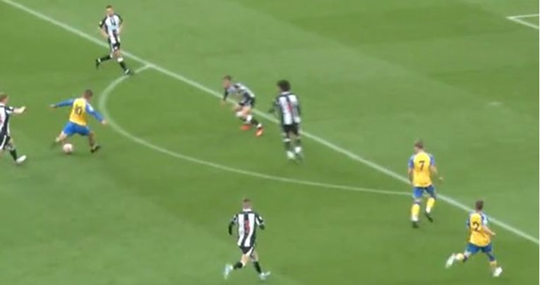 Pogledajte kako je 16-godišnji Englez u 35 minuta zabio tri identična gola