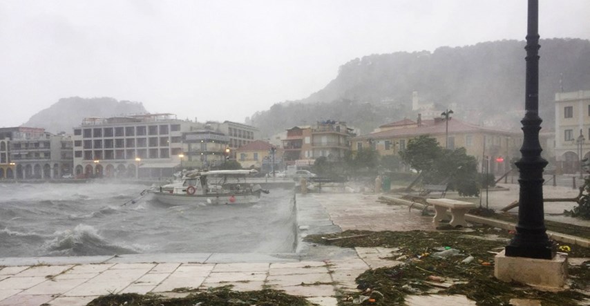 Rijetki mediteranski uragan hara Grčkom, grad se pretvorio u jezero