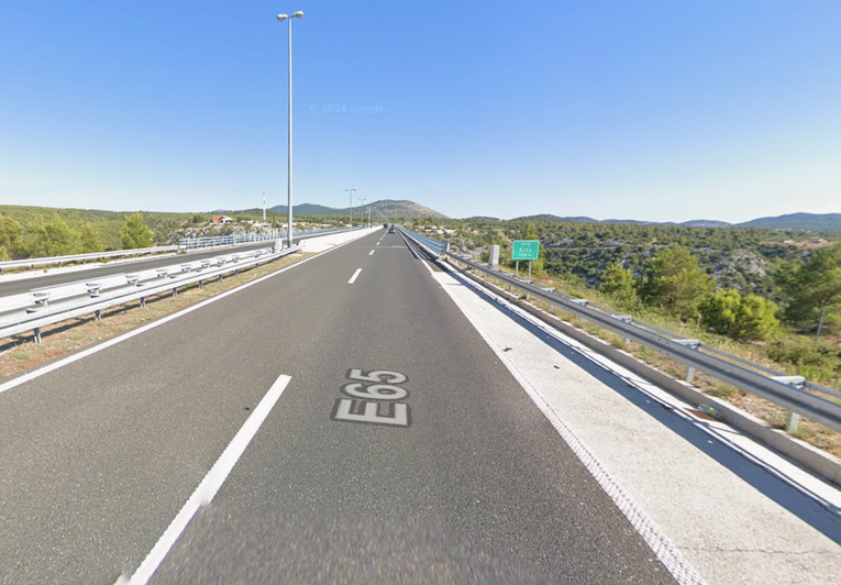 Sudar na A1 skrivio vozač koji se prestrojavao. Dvije osobe teško ozlijeđene