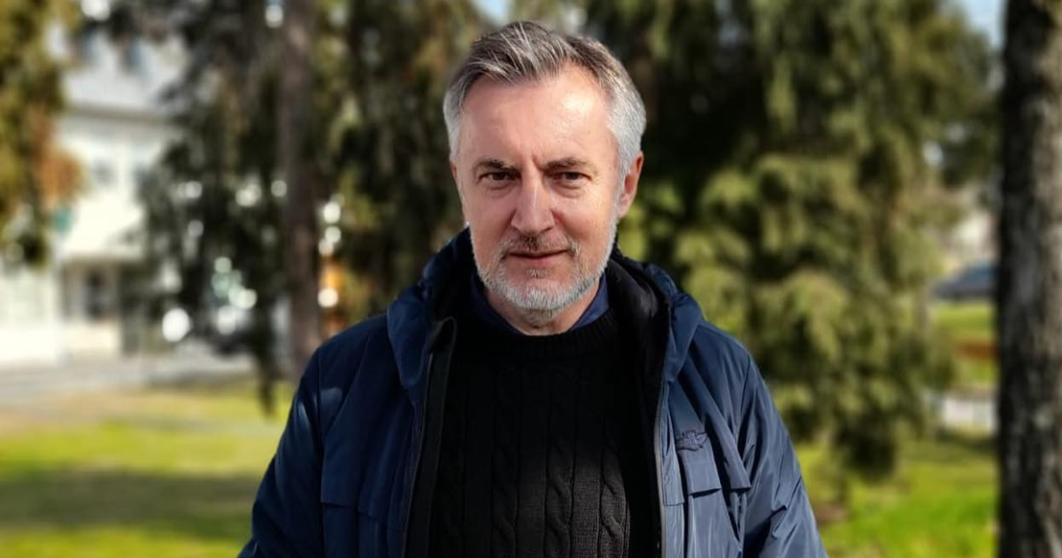 Škoro pozirao s prijateljima: "Maskirali smo se u muškarce koji peku roštilj"