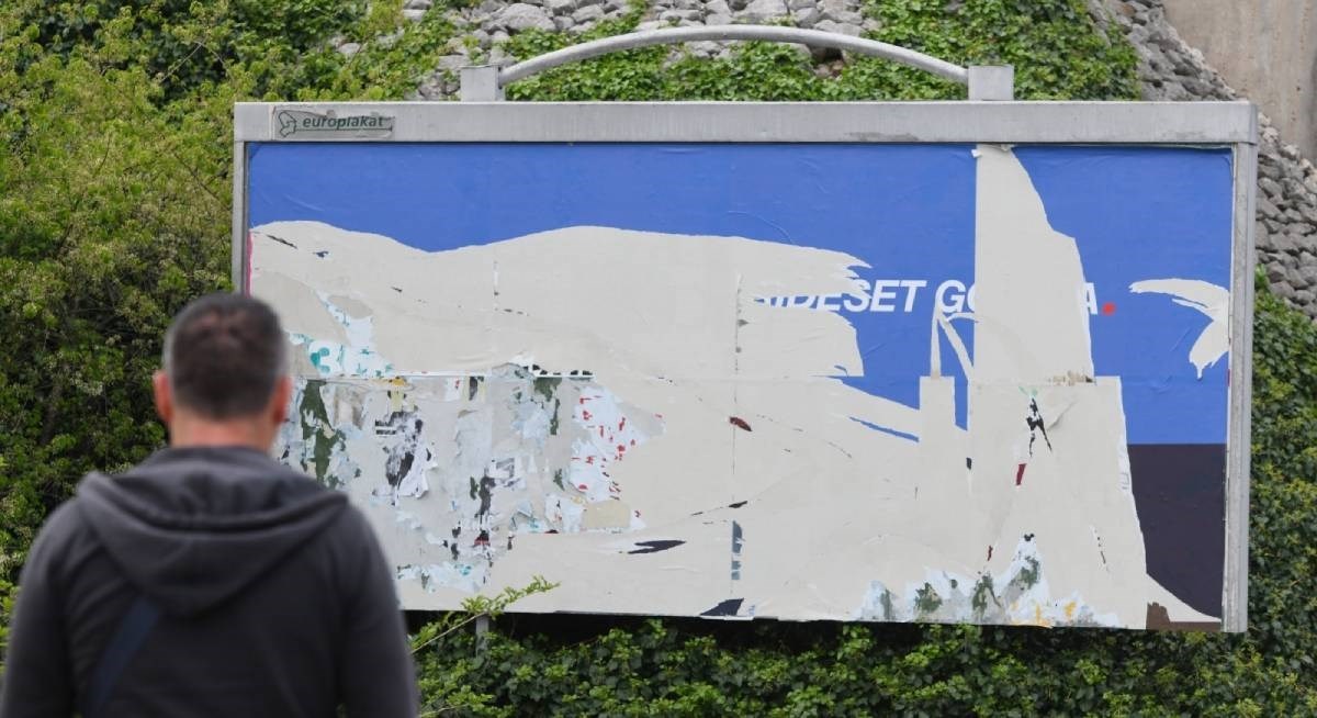 Petrina na plakatima uz psovke napadao HDZ, sad mu ih je netko uništio