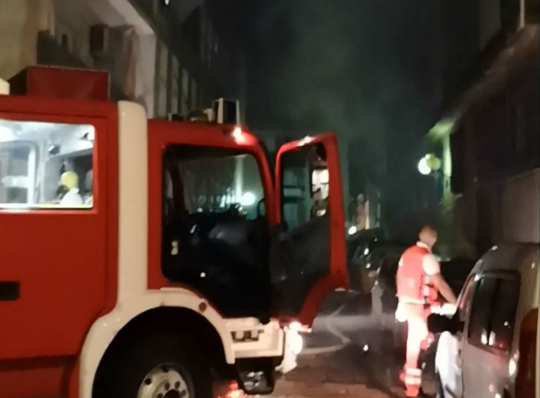 VIDEO Požar u staroj jezgri Zadra progutao stan
