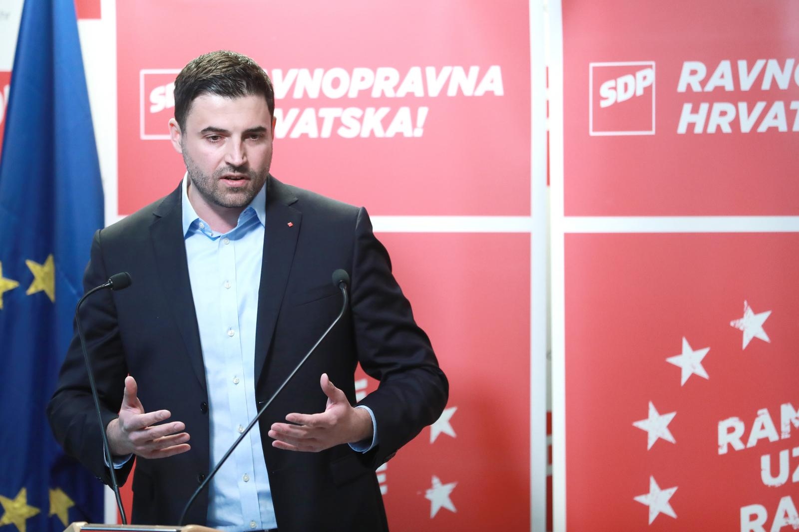 Bernardić: Čim dođemo na vlast, dižemo minimalac, penzije i plaće za 500 kuna