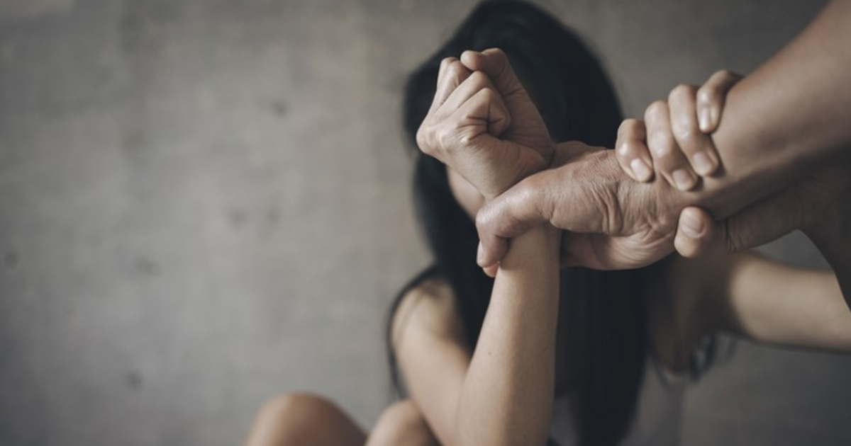 U Rijeci zatočili djevojku (26). Muškarac (52) ju više puta silovao pred djecom