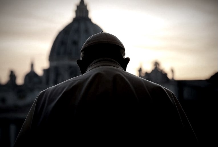 Vatikan: Papa je umro od moždanog udara i zatajenja srca