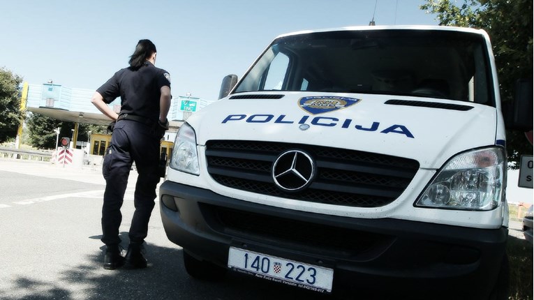 Dva mladića kod Varaždina bježala policiji, u bijegu bacili pušku i sef s novcem
