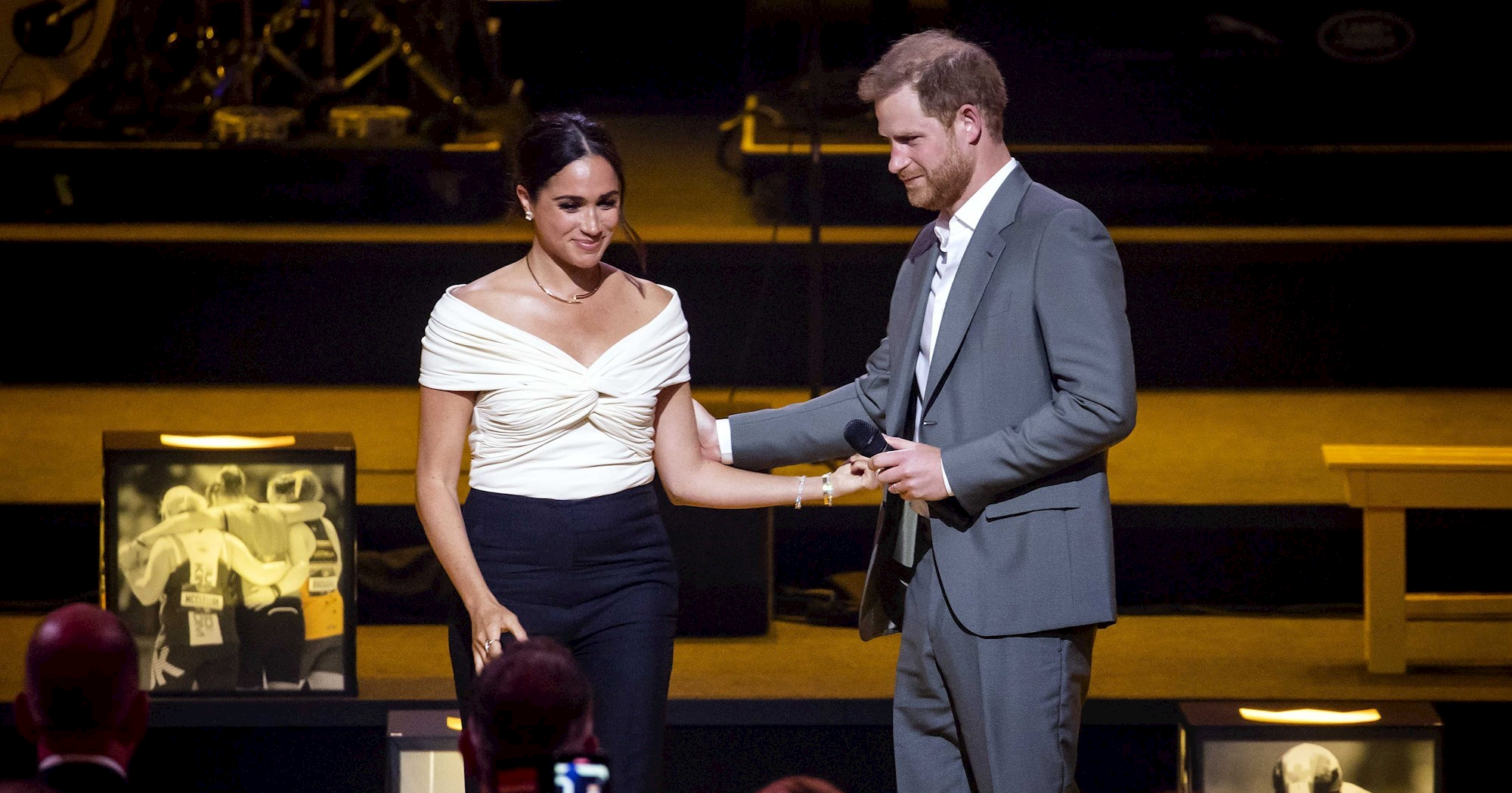 Meghan i Harry odali počast kraljici Elizabeti