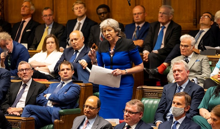 Britanski zastupnici krive Johnsona i Bidena za Afganistan, među njima i Theresa May