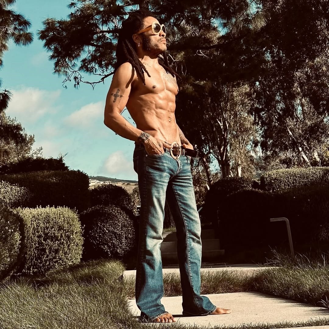 Lenny Kravitz (61) oduševio obožavateljice fotografijom bez majice