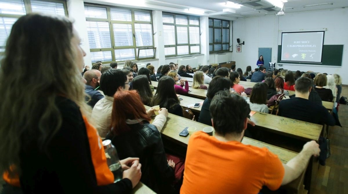 Studentski zbor: Na FFZG-u studenti nezakonito gube pravo studiranja