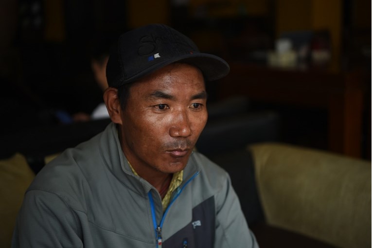 Nepalski šerpa 28. put osvojio Everest, broj poginulih planinara popeo se na 11
