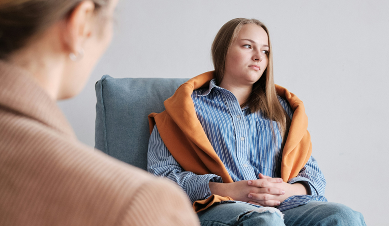 Studije: Roditelji koji iscrpljuju svoju odraslu djecu često koriste 11 fraza