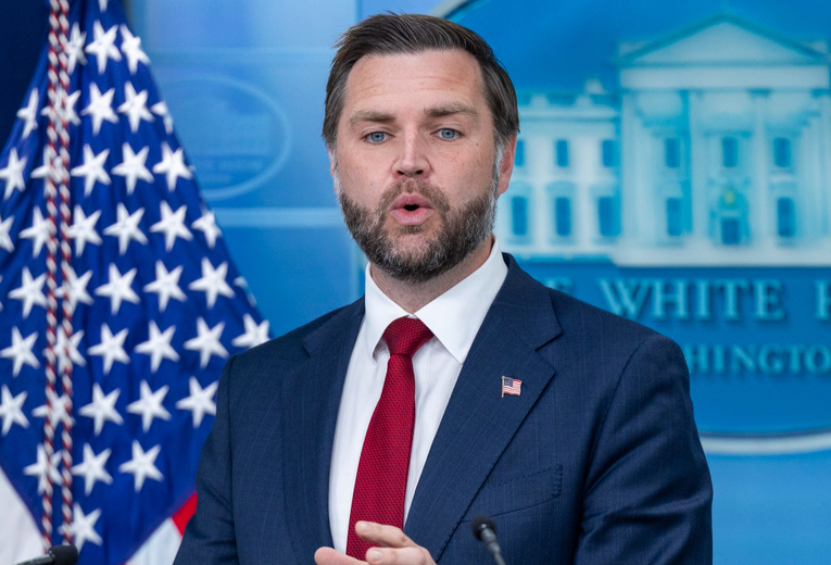 Trump obećao Amerikancima 5000 dolara. Vance odmah suzio krug dobitnika