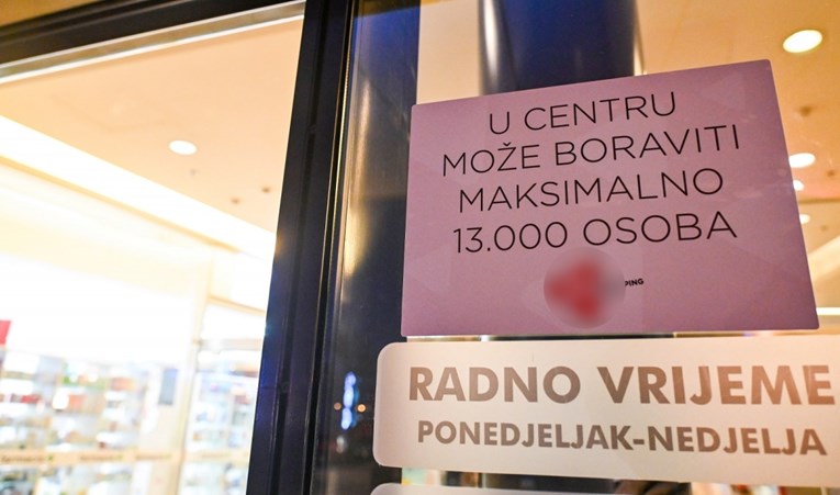 Maksimalno 13.000 osoba: Evo kako su danas izgledali trgovački centri u Zagrebu