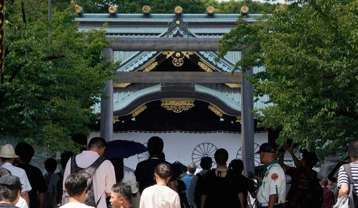 Japanski ministri posjetili kontroverzni hram. Reagirala Kina