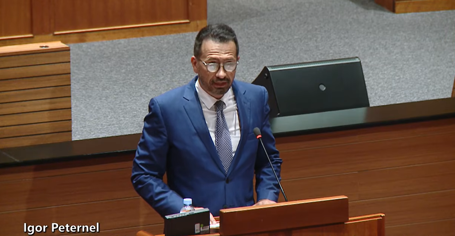 Peternel: Vodič za nastavnike je skandalozan, pogledajte što piše o pozdravu ZDS