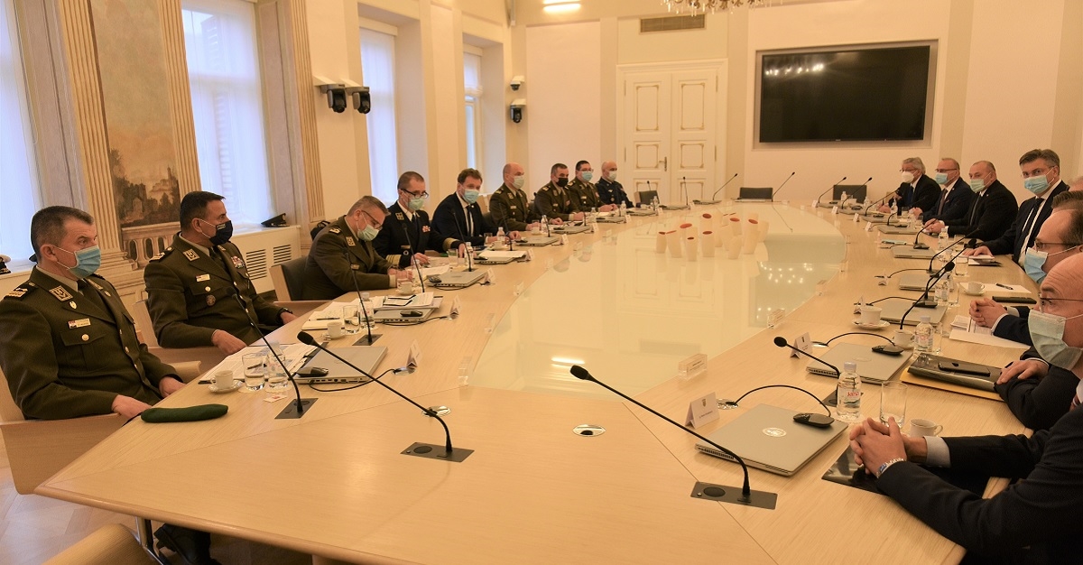 Plenković se sastao s Banožićem i predstavnicima MORH-a, pričali o nabavci Bradleyja