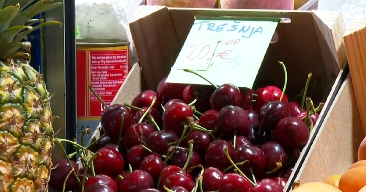 Trešnje na zagrebačkom Dolcu i do 20€ po kilogramu. "Od čega su, od zlata?"