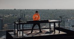 DJ Martin Garrix na rođendan kralja Nizozemske svirao s tornja za čitav Amsterdam