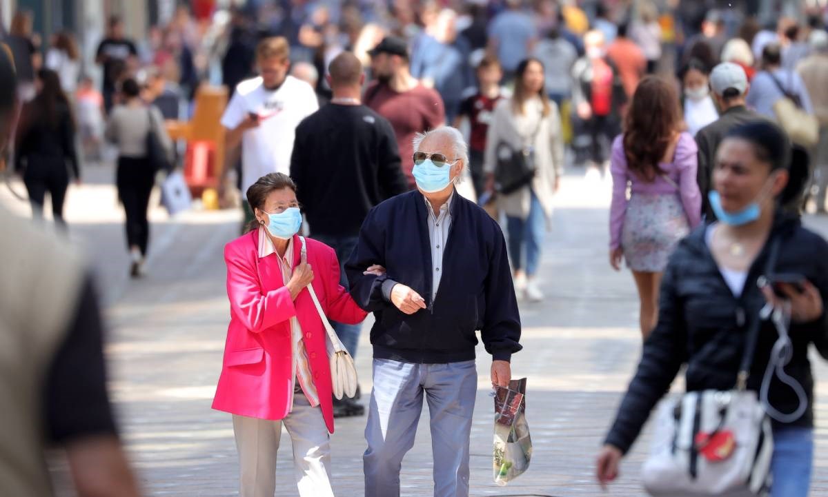 U Njemačkoj obvezno nošenje maski u javnom prijevozu i trgovinama