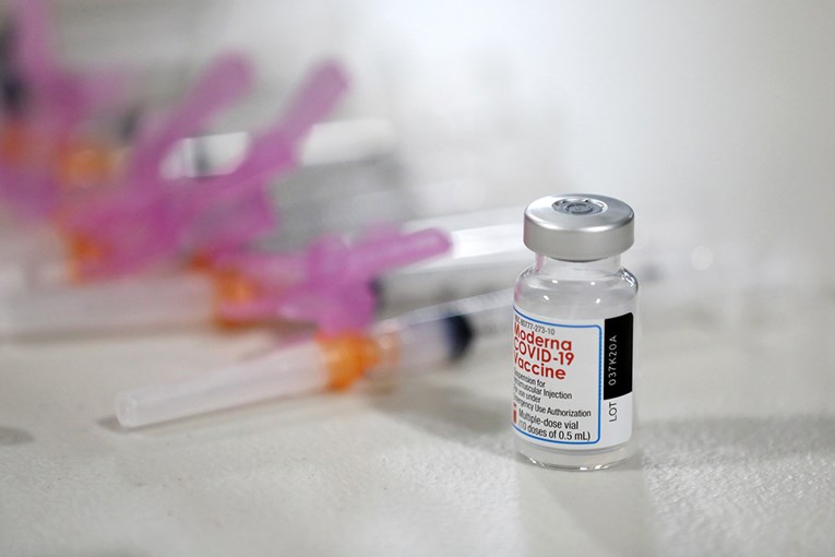 Europska agencija odobrila vađenje šeste doze iz bočice cjepiva protiv korone