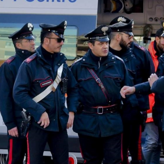Migrant u Italiji policajku udario kamenom u glavu pa zatim silovao. Uhićen je