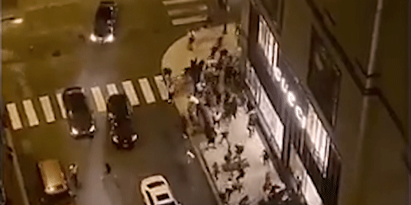 U Chicagu masovna pljačka i pucnjava, uhićeno više od 100 osoba