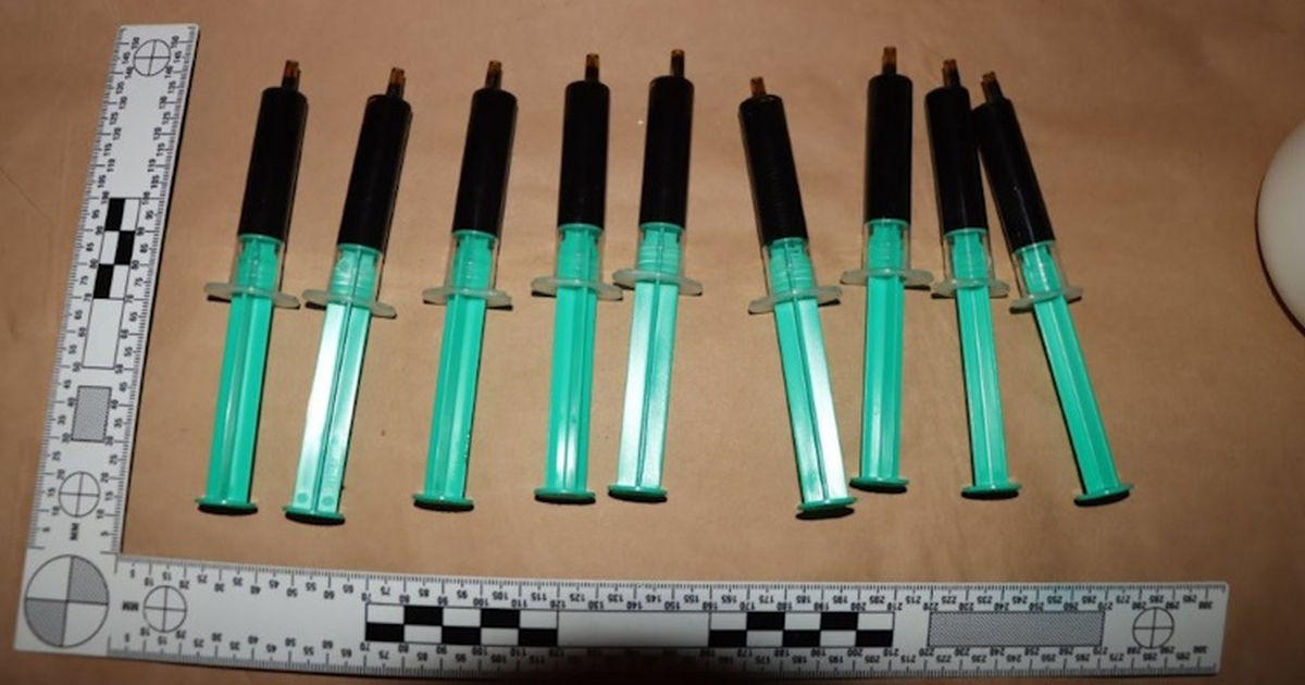 FOTO Policija zatvorila ilegalni klub u Zagrebu. Pogledajte što su sve pronašli