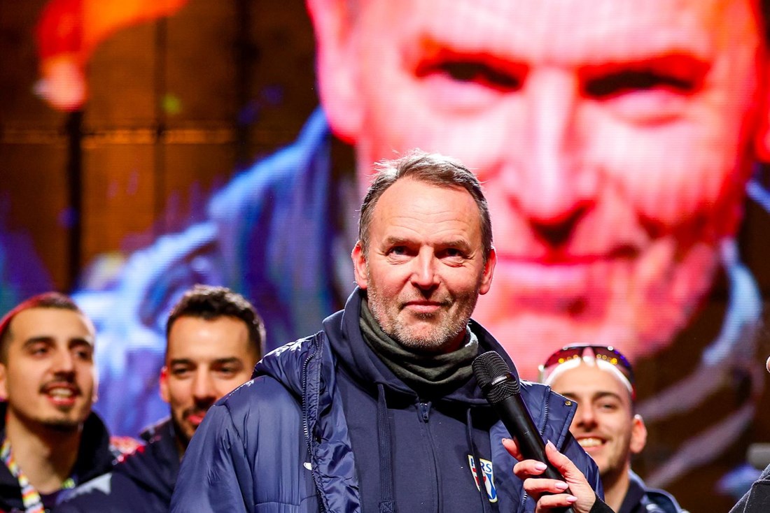 Sigurdsson se obratio navijačima, a nakon toga Trgom se prolomilo: Dagur, Dagur