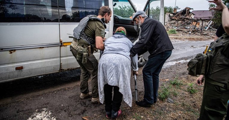 Zelenskij naredio obaveznu evakuaciju Donjecka: "Civili će dobiti naknadu"