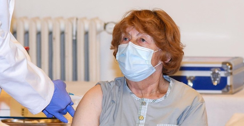 Žena koja se prva u Hrvatskoj cijepila protiv korone primila treću dozu cjepiva