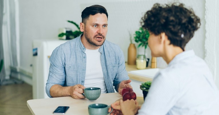 Muškarac koji istinski voli partnericu nikada joj neće reći tri fraze