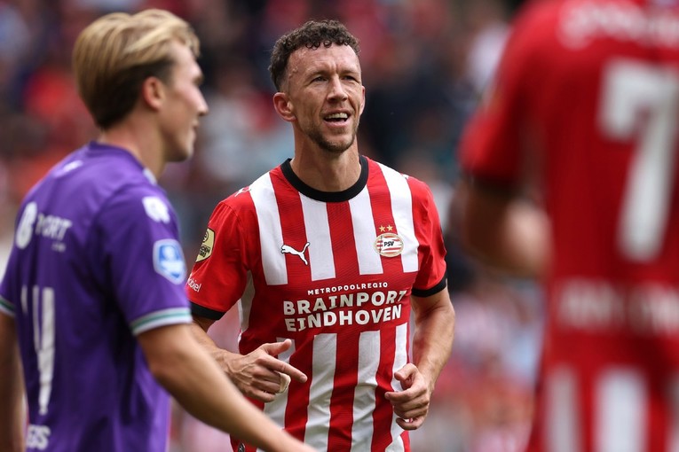 Sjajni Perišić je u petardi PSV-a dobio skoro savršenu desetku. Ovo su njegove brojke